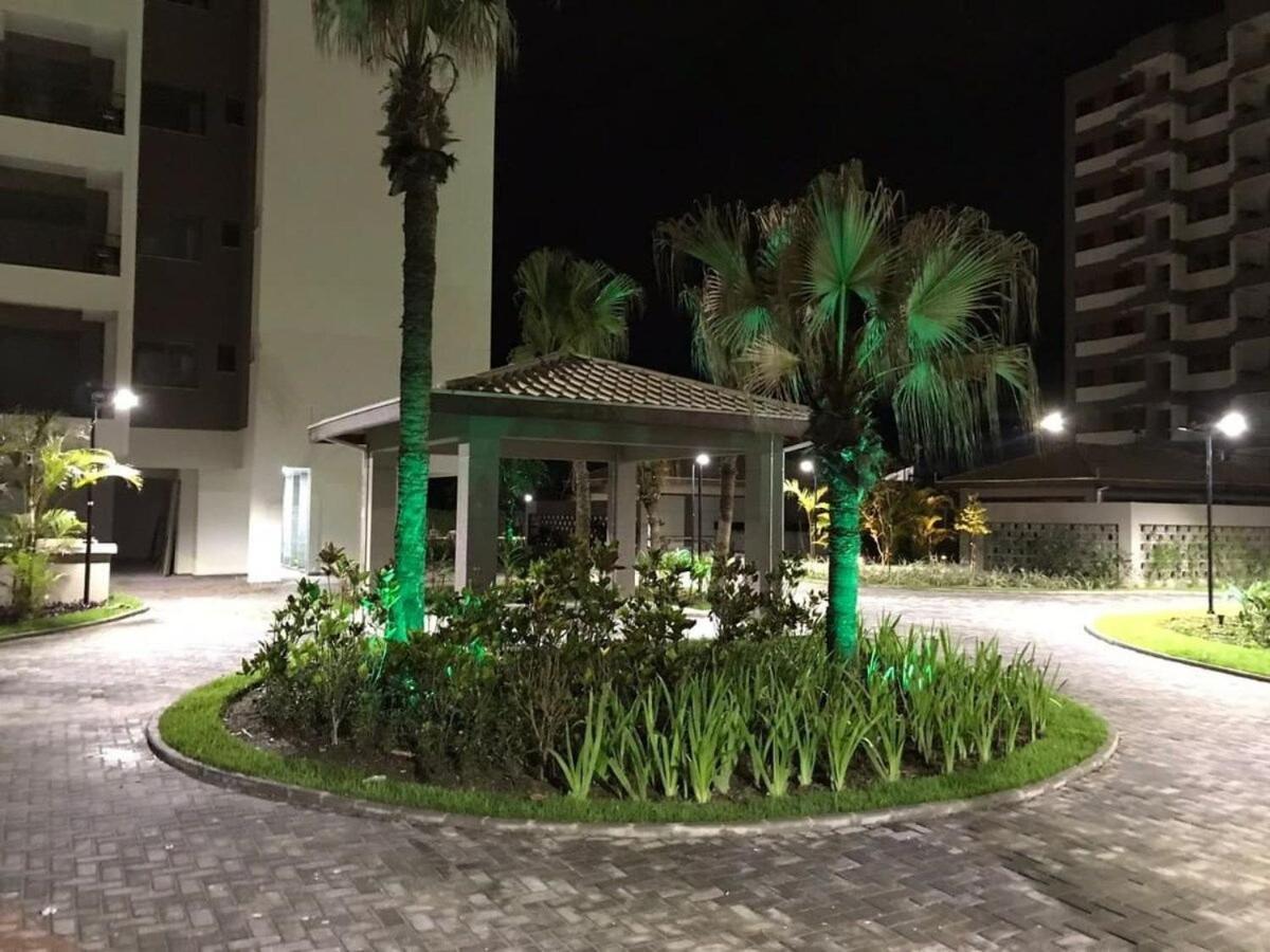 Lindo Apto Com Ar Cond Prox A Martim De Sa Com Piscina Wifi Sacada Gourmet Com Churrasqueira Holiday home Caraguatatuba