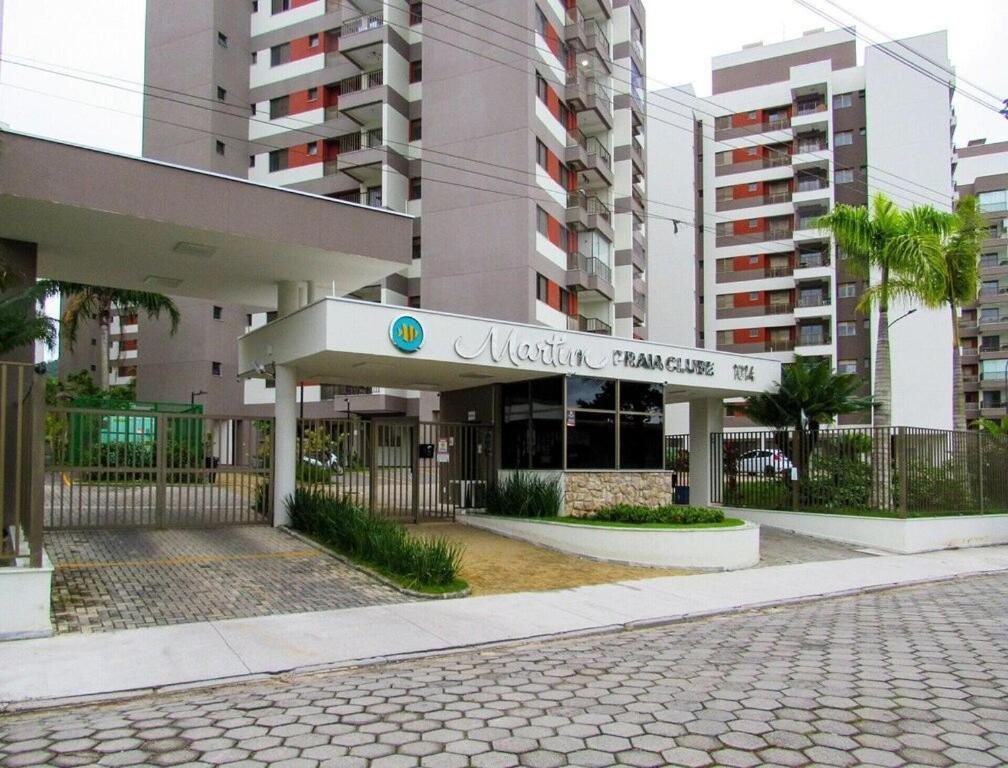 Lindo Apto Com Ar Cond Prox A Martim De Sa Com Piscina Wifi Sacada Gourmet Com Churrasqueira