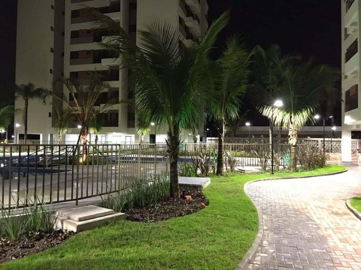 Holiday home Lindo Apto Com Ar Cond Prox A Martim De Sa Com Piscina Wifi Sacada Gourmet Com Churrasqueira