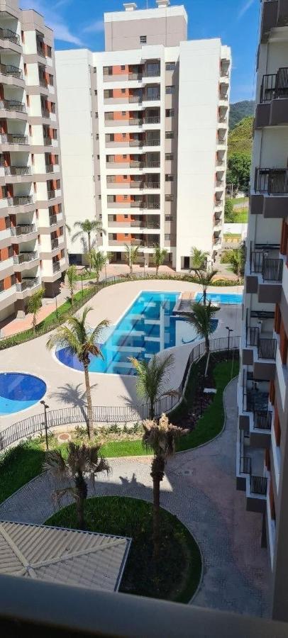 Holiday home Lindo Apto Com Ar Cond Prox A Martim De Sa Com Piscina Wifi Sacada Gourmet Com Churrasqueira Caraguatatuba